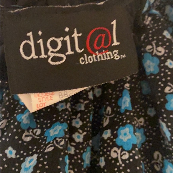Digit@l clothing blouse in great condition. - Picture 2 of 2